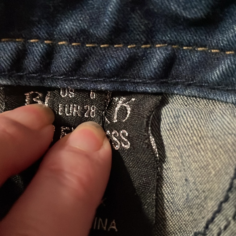 Express Rerock Jeans, Size 6 - Picture 2 of 4
